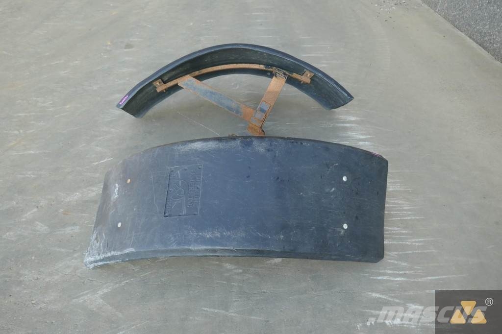 CAT 140M Front fender set Transport - drugo