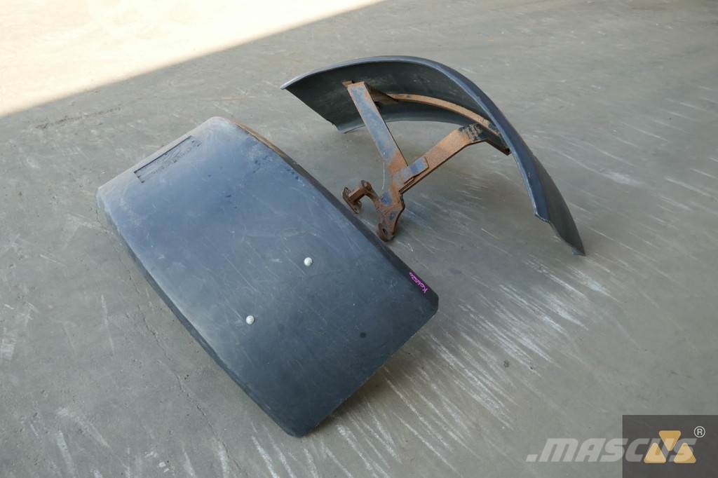 CAT 140M Front fender set Transport - drugo
