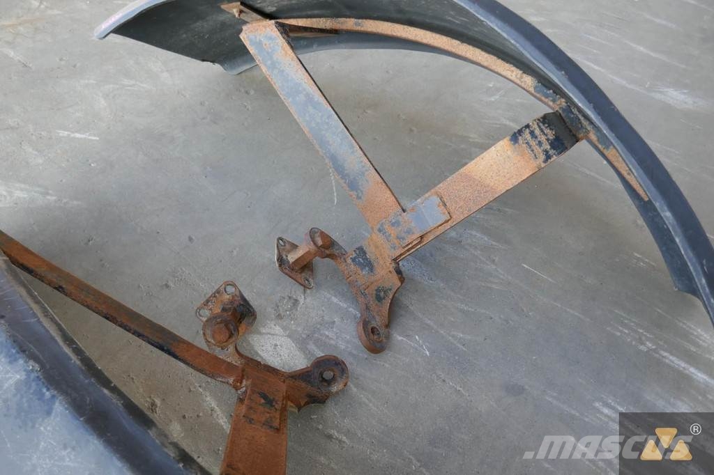 CAT 140M Front fender set Transport - drugo