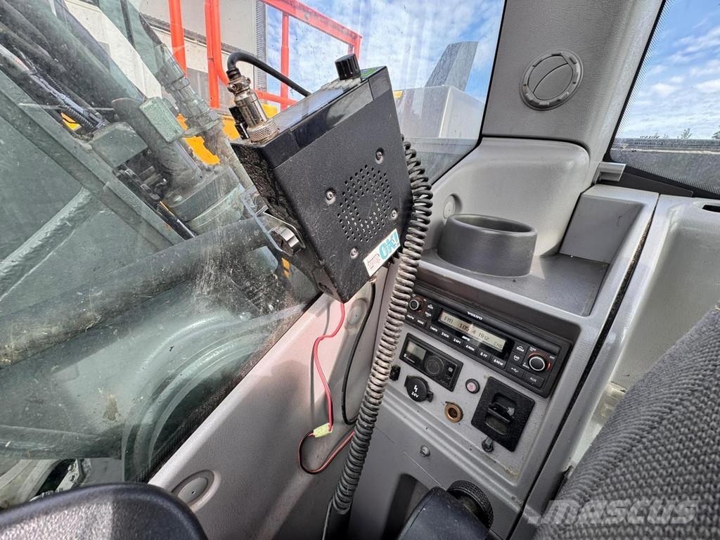 Volvo EC220EL Telakaivukoneet
