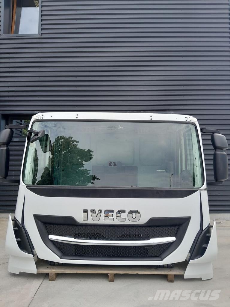 Iveco STRALIS TRAKKER DAY CAB EURO 6 2013 -> Kabiny a interiér