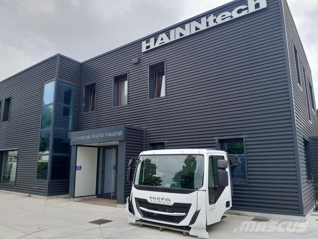 Iveco STRALIS TRAKKER DAY CAB EURO 6 2013 -> Kabiny a interiér