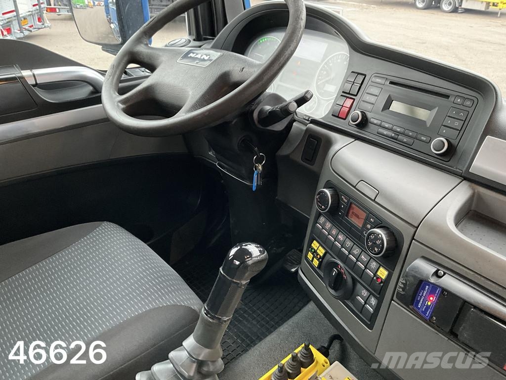 MAN TGS 18.360 4x4 Euro 6 HMF 12 Tonmeter laadkraan شاحنات قلابة