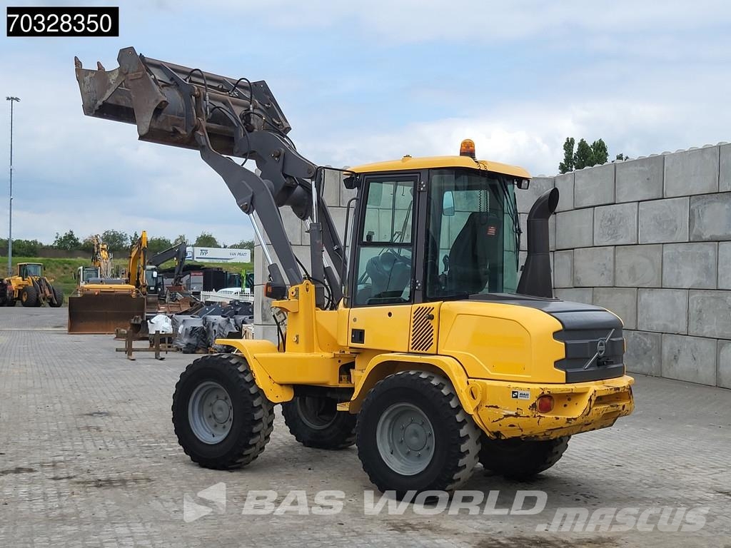 Volvo L30 G Iekrāvēji uz riteņiem