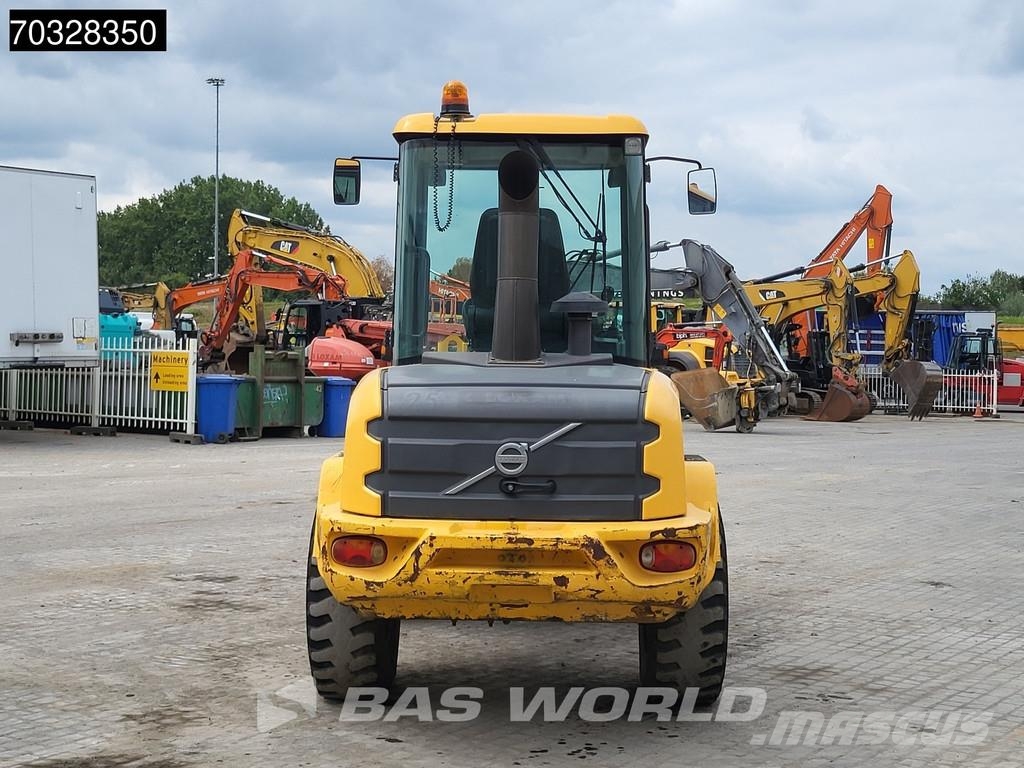 Volvo L30 G Iekrāvēji uz riteņiem