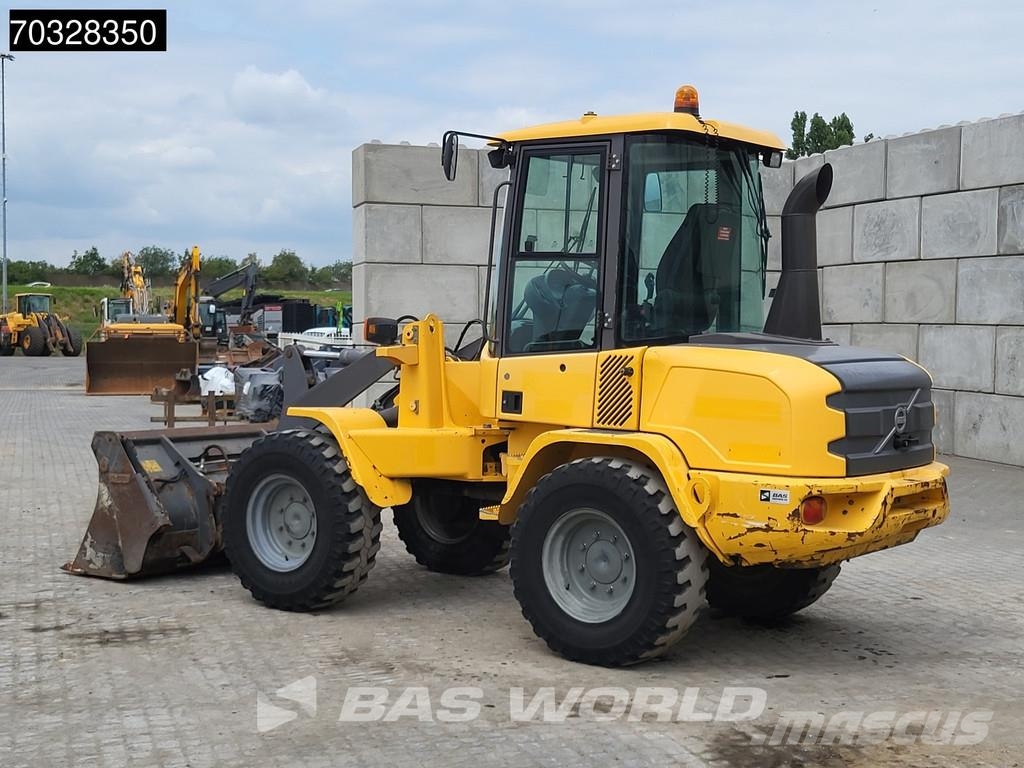 Volvo L30 G Iekrāvēji uz riteņiem