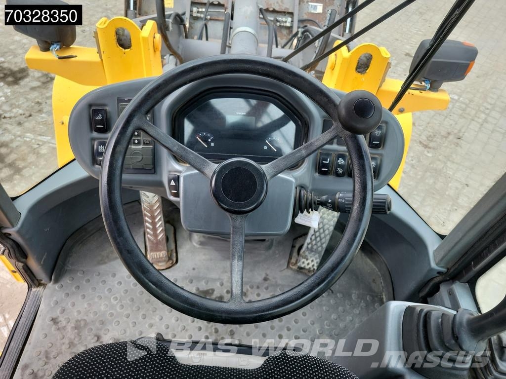 Volvo L30 G Iekrāvēji uz riteņiem