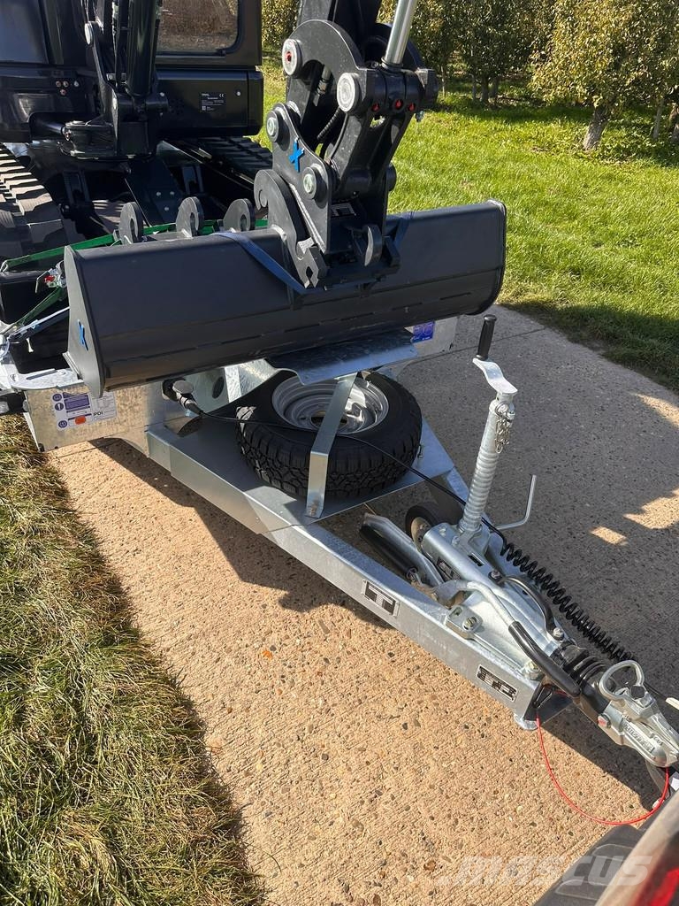TIRRAX Binnendraaier TX27H + IFOR WILLIAMS GH1054B Міні-екскаватори < 7т