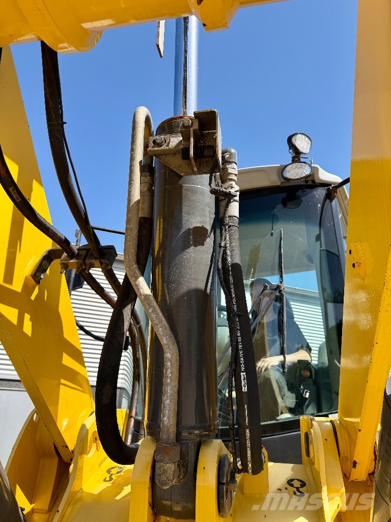 New Holland W 170 لوادر بعجل