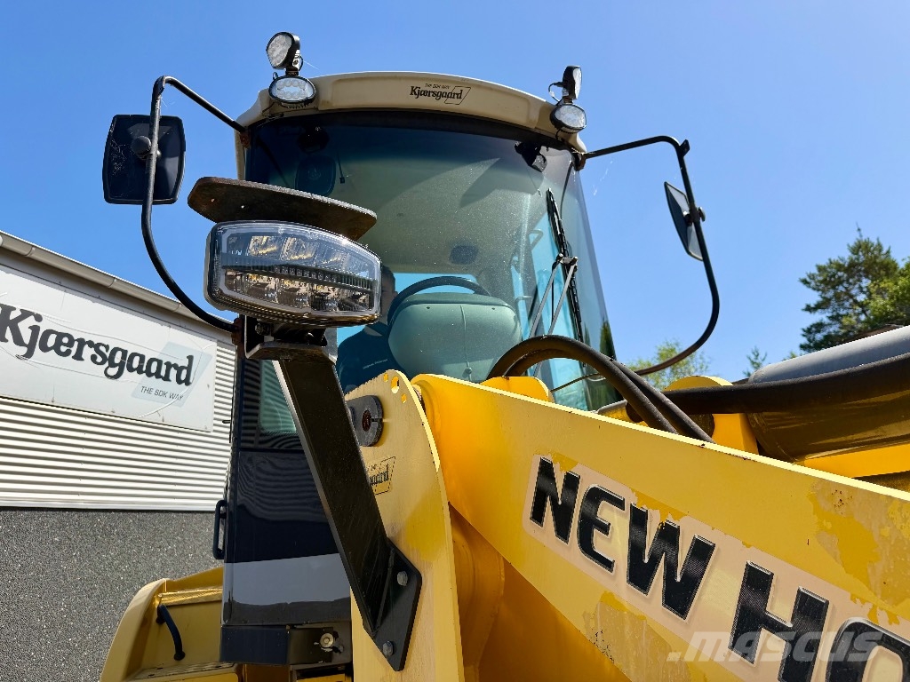 New Holland W 170 لوادر بعجل