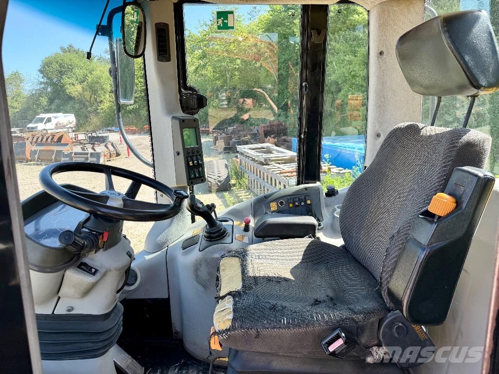 New Holland W 170 لوادر بعجل