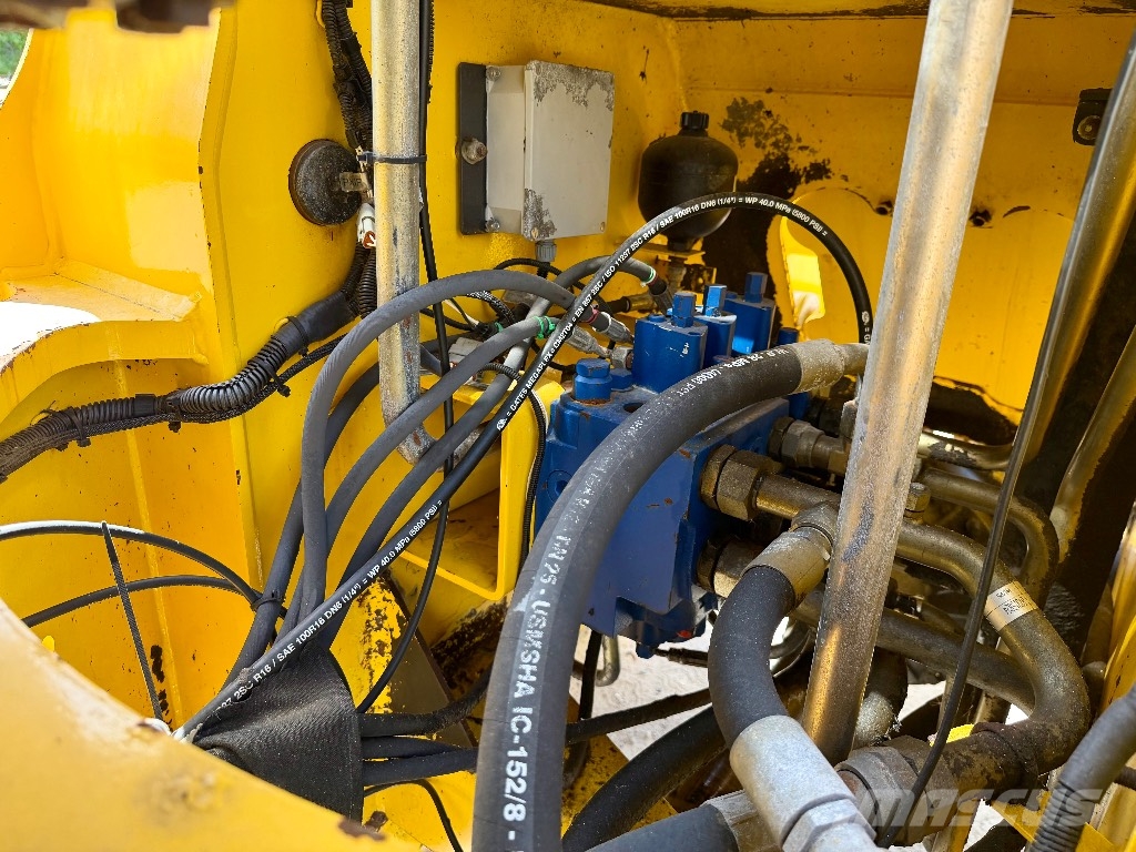 New Holland W 170 لوادر بعجل