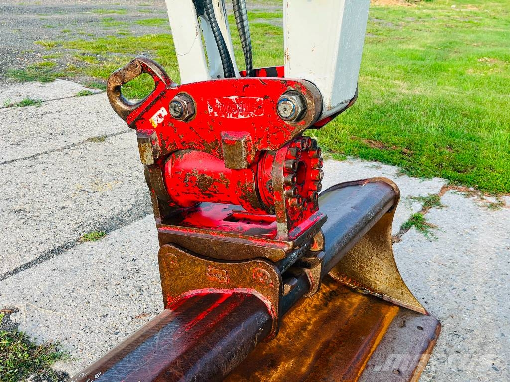 Takeuchi TB 295 W Lastik tekerli ekskavatörler