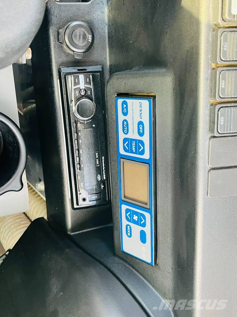 Takeuchi TB 295 W Lastik tekerli ekskavatörler
