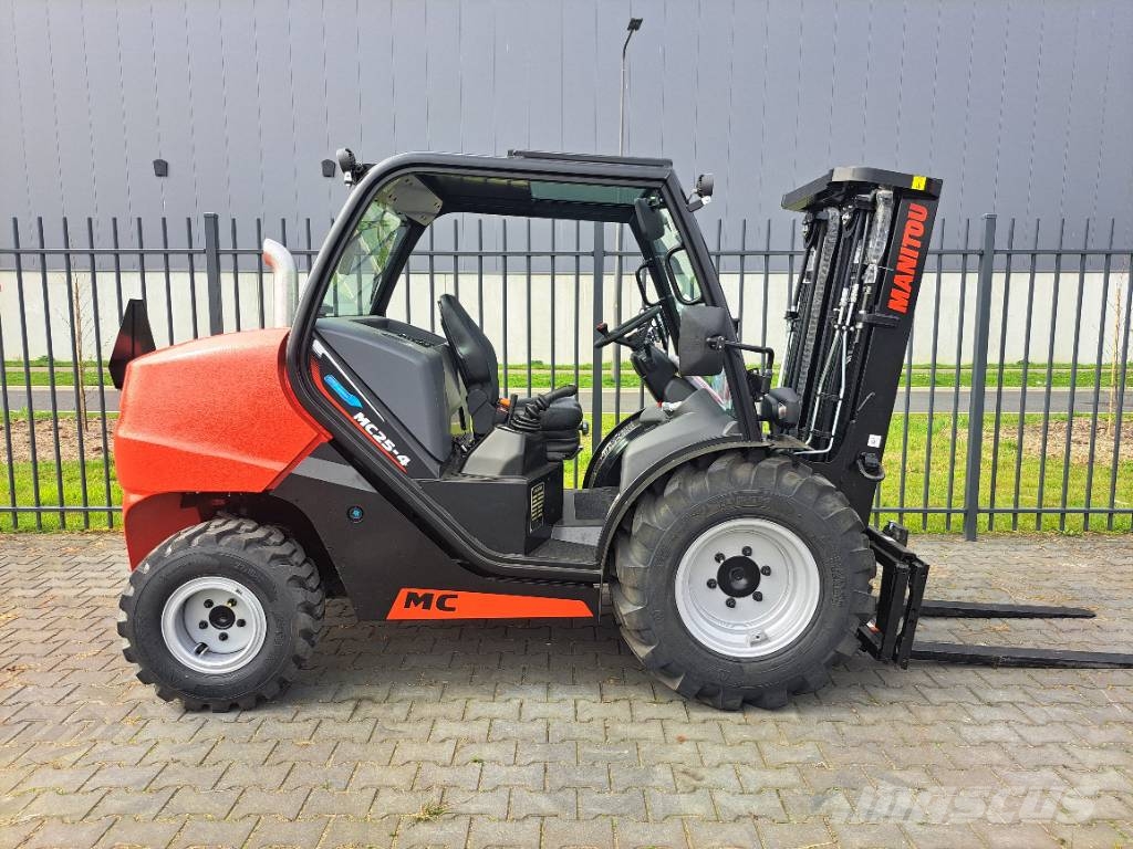 Manitou MC 25-4 Навантажувачі підвищеної прохідності