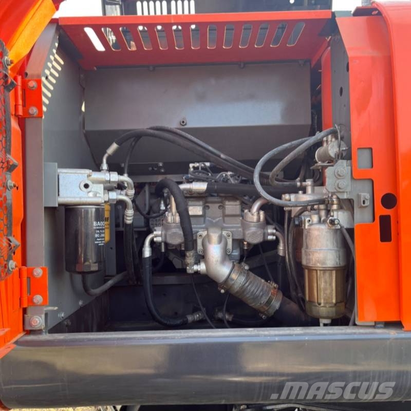 Hitachi ZX 240 Εκσκαφείς με ερπύστριες