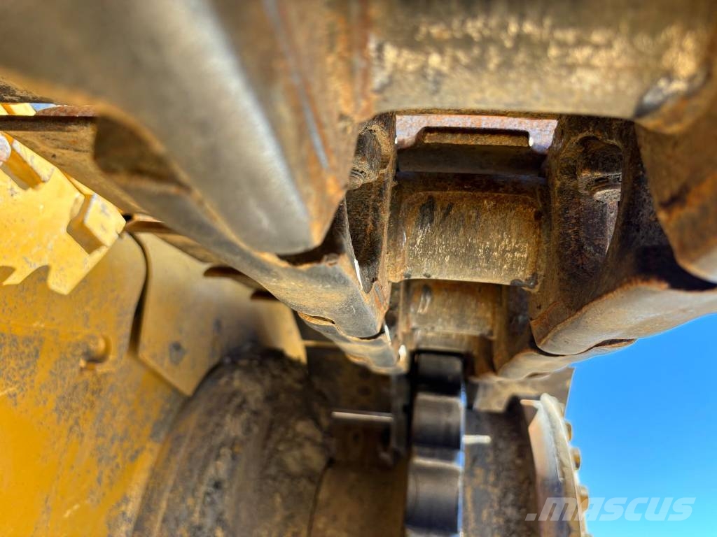 CAT D 6 N XL ( Foldable / VPAT Blade ) Buldozer sobre oruga