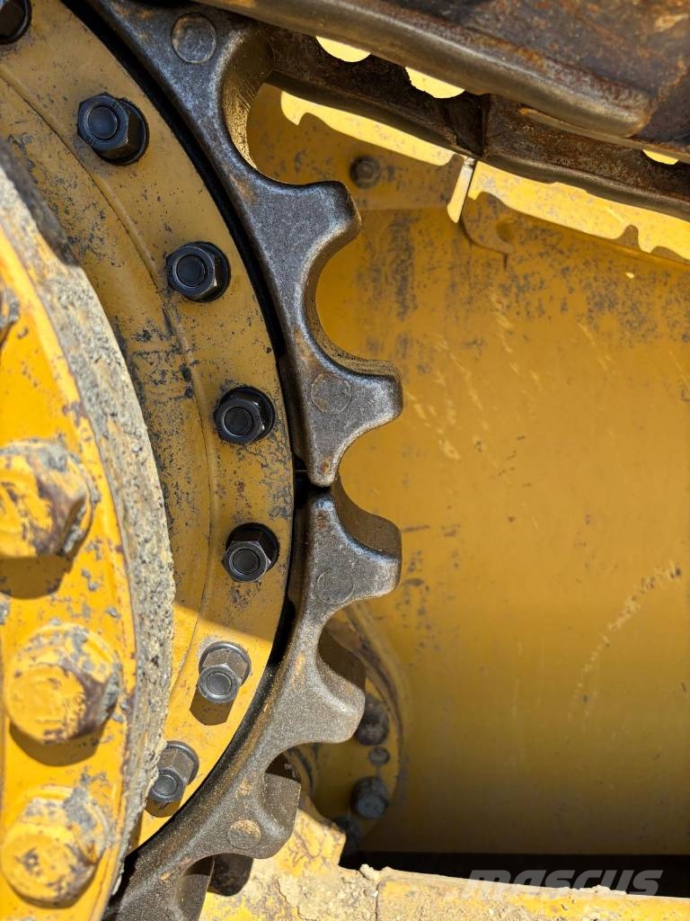 CAT D 6 N XL ( Foldable / VPAT Blade ) Buldozer sobre oruga