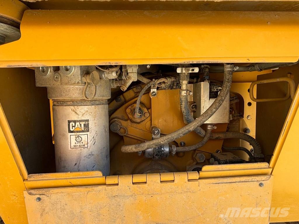 CAT D 6 N XL ( Foldable / VPAT Blade ) Buldozer sobre oruga