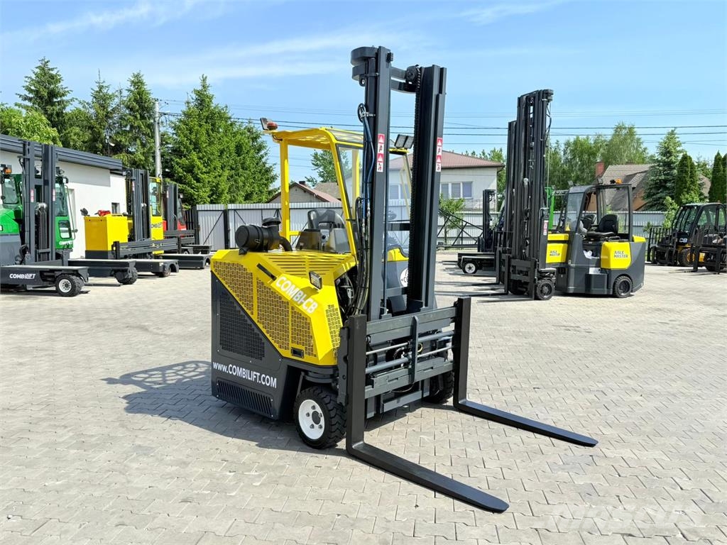 Combilift CB3000 / GAS / DUPLEX 4000MM / FORK-POSITIONER / S Vierwegestapler