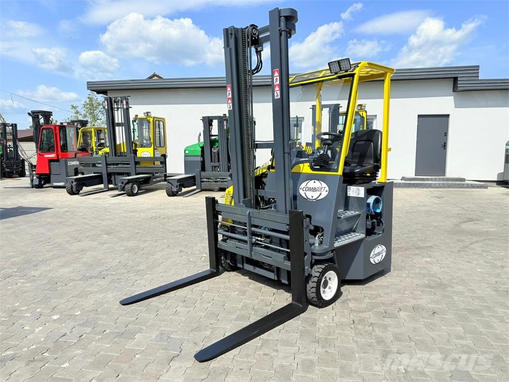 Combilift CB3000 / GAS / DUPLEX 4000MM / FORK-POSITIONER / S Vierwegestapler