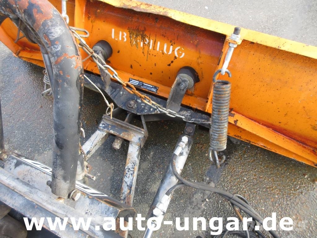 Pfau LBS 180 Anbauträger und Schneepflug Winterdienst Sneskovle og -plove
