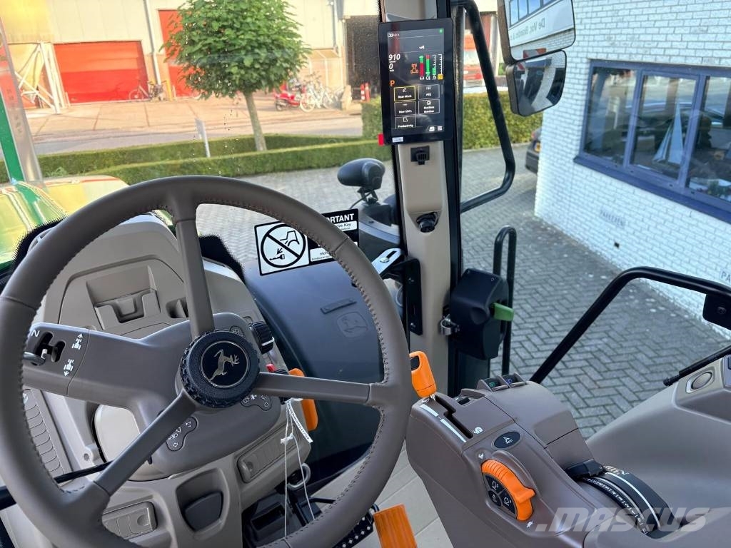 John Deere 6M200 Traktorit