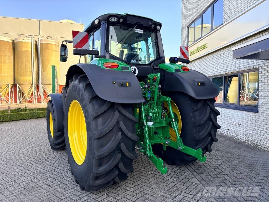 John Deere 6M200 Traktorit
