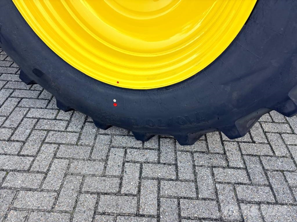 John Deere 6M200 Traktorit
