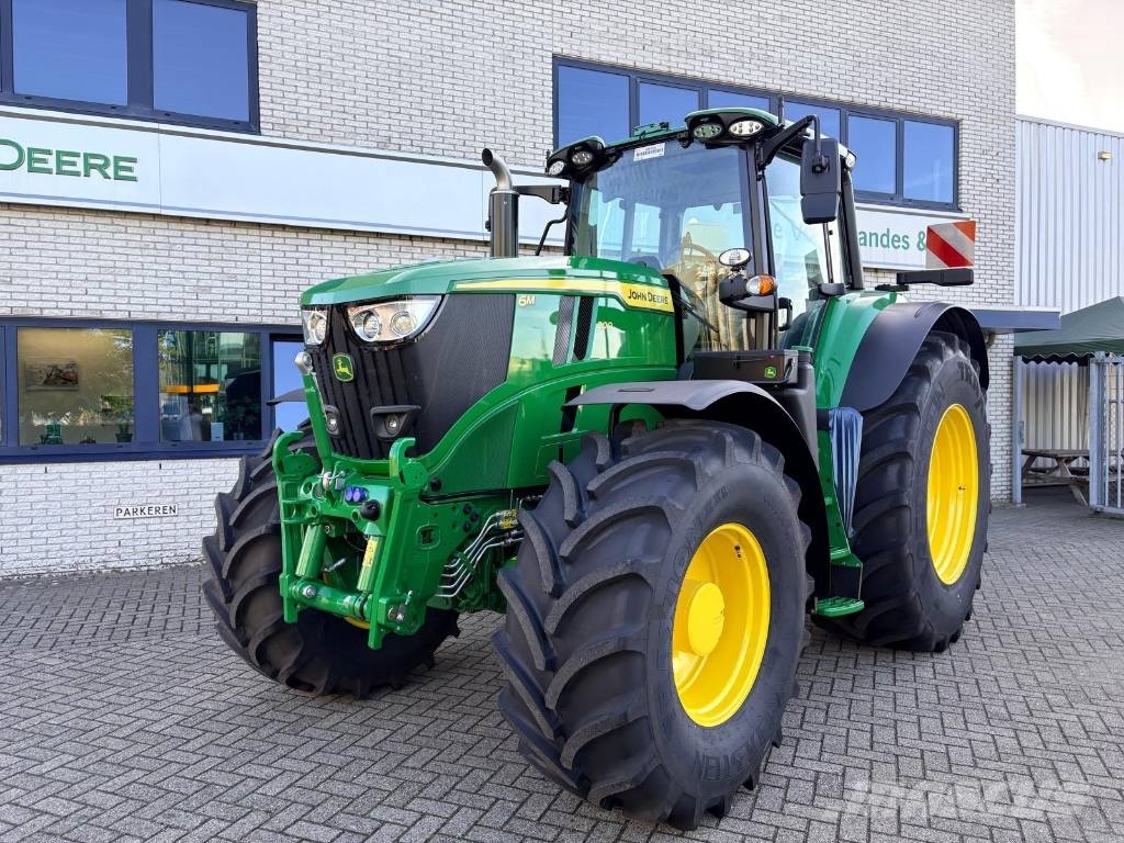John Deere 6M200 Traktorit