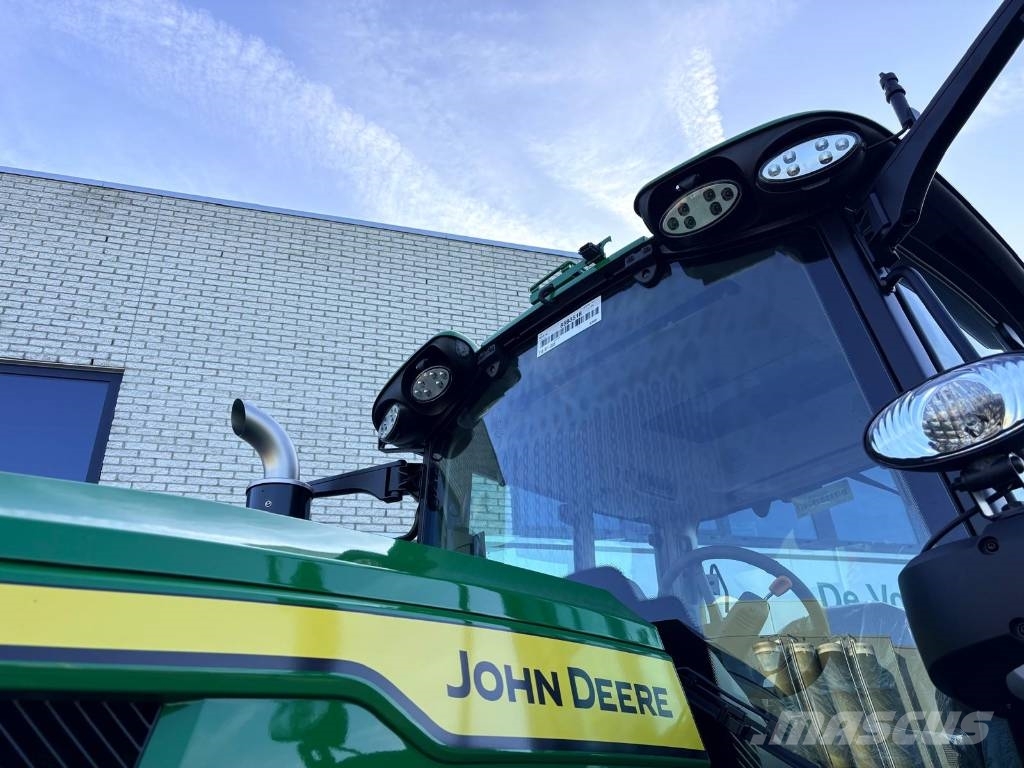John Deere 6M200 Traktorit