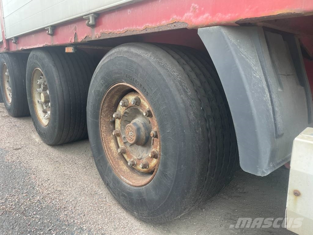 Krone SDP27-M2 Perdeli yari çekiciler