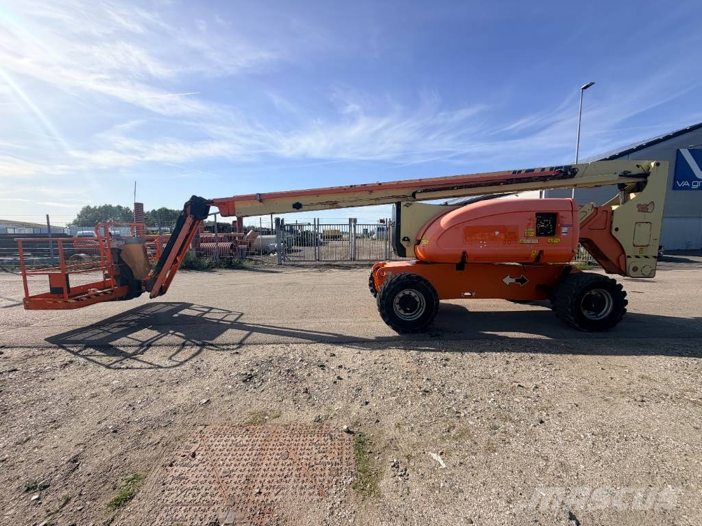 JLG 800 AJ Zglobne dvižne ploščadi