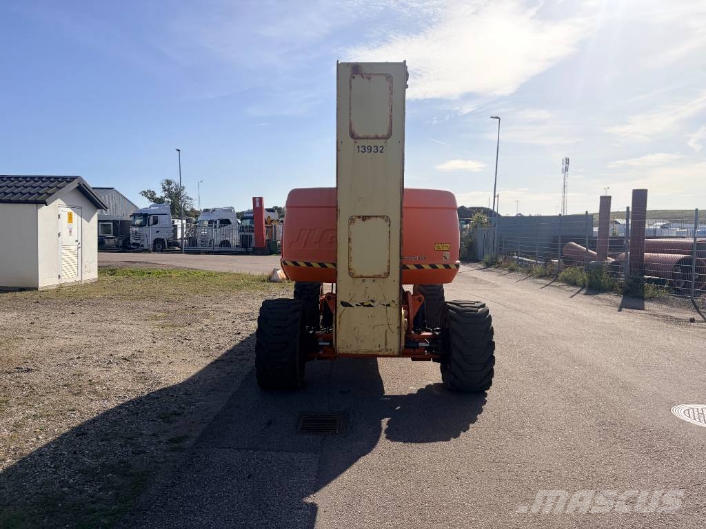 JLG 800 AJ Zglobne dvižne ploščadi