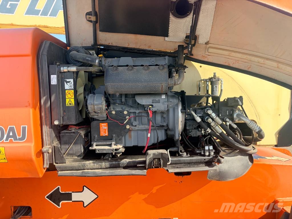 JLG 800 AJ Zglobne dvižne ploščadi