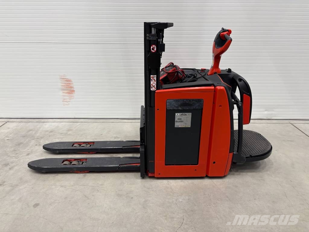 Linde L 14 AP رافعة منخفضة المستوى ذات منصة