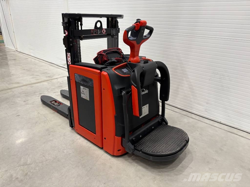 Linde L 14 AP رافعة منخفضة المستوى ذات منصة