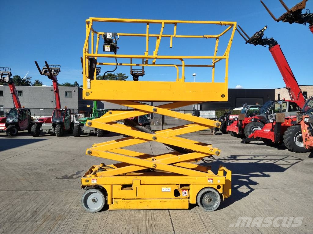 Haulotte Compact 8 (245) Scheren-Arbeitsbühnen