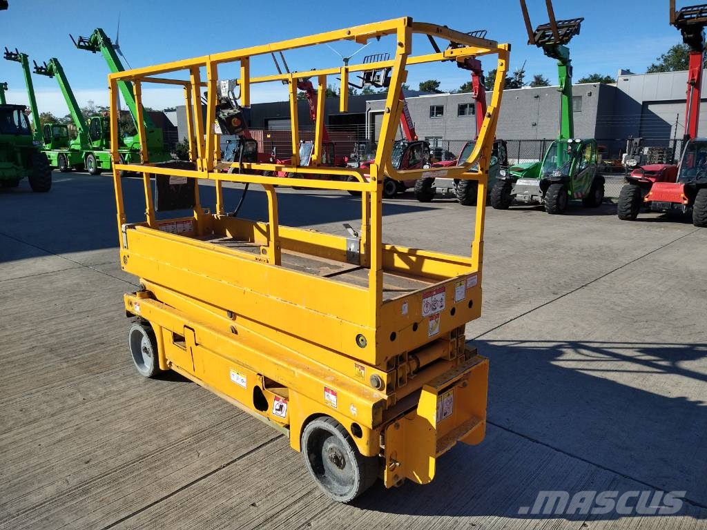 Haulotte Compact 8 (245) Scheren-Arbeitsbühnen