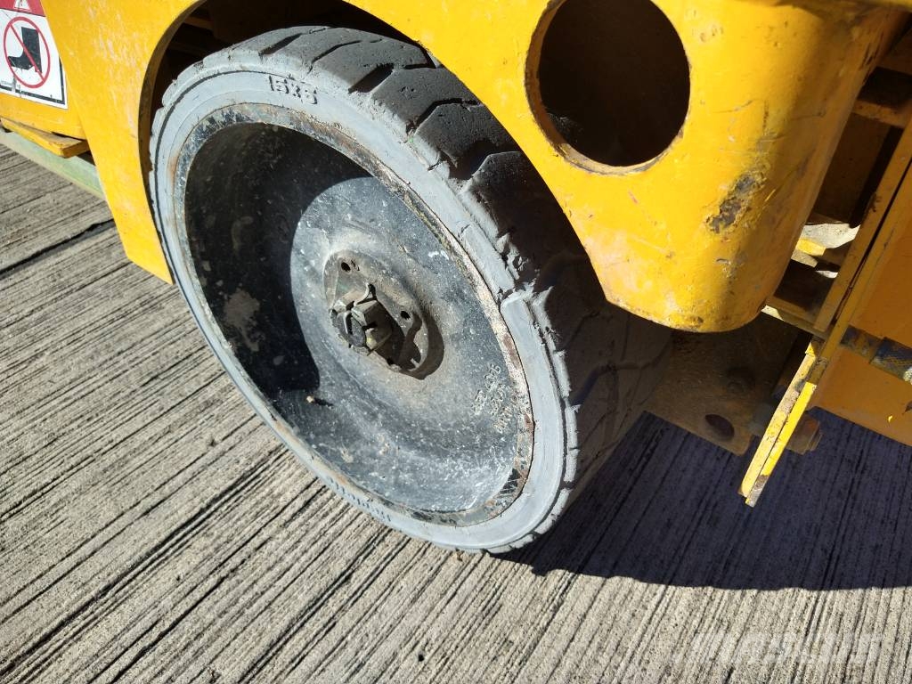 Haulotte Compact 8 (245) Scheren-Arbeitsbühnen