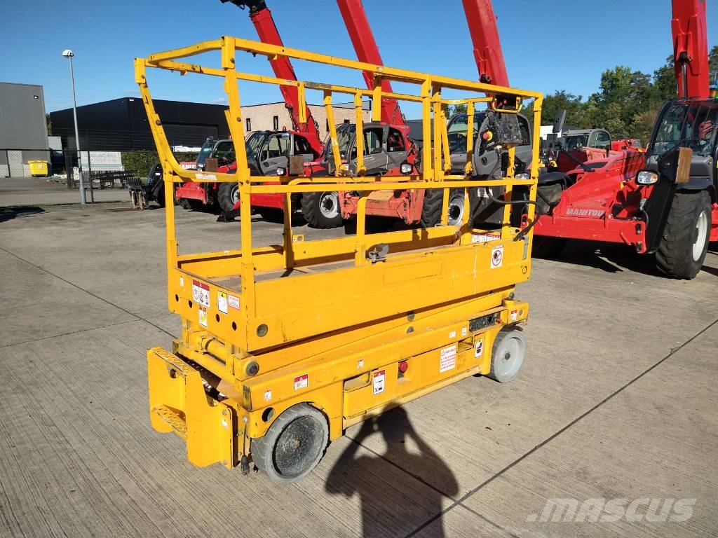 Haulotte Compact 8 (245) Scheren-Arbeitsbühnen