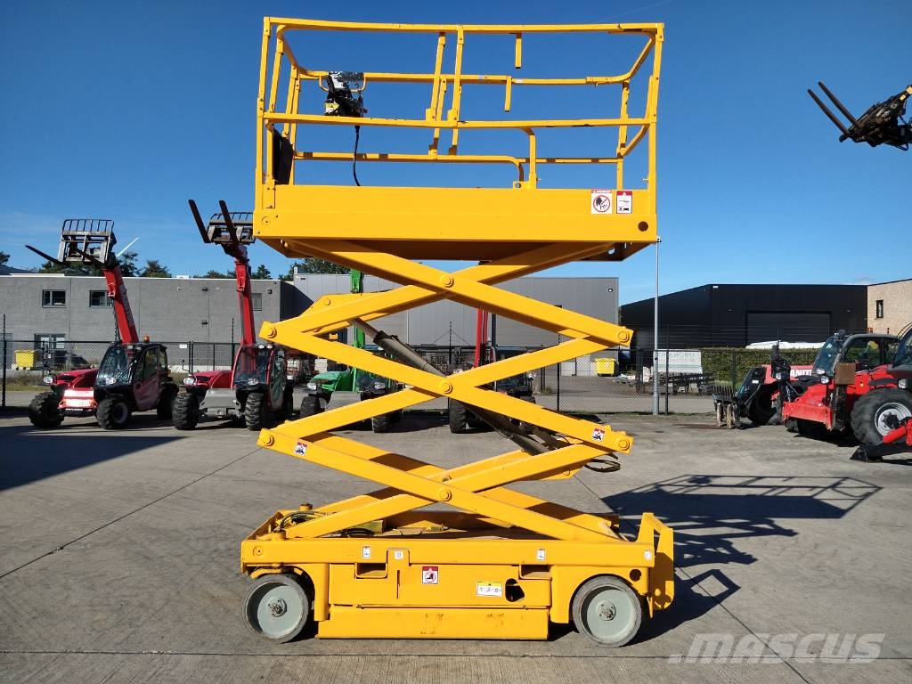 Haulotte Compact 8 (245) Scheren-Arbeitsbühnen