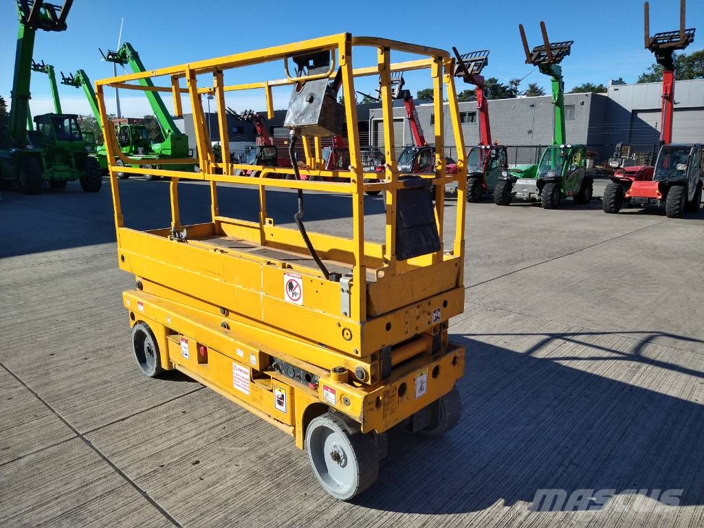 Haulotte Compact 8 (245) Scheren-Arbeitsbühnen