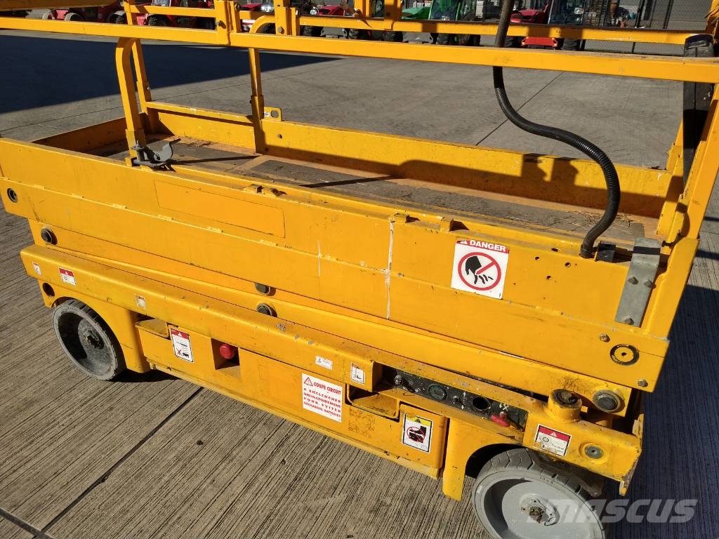 Haulotte Compact 8 (245) Scheren-Arbeitsbühnen