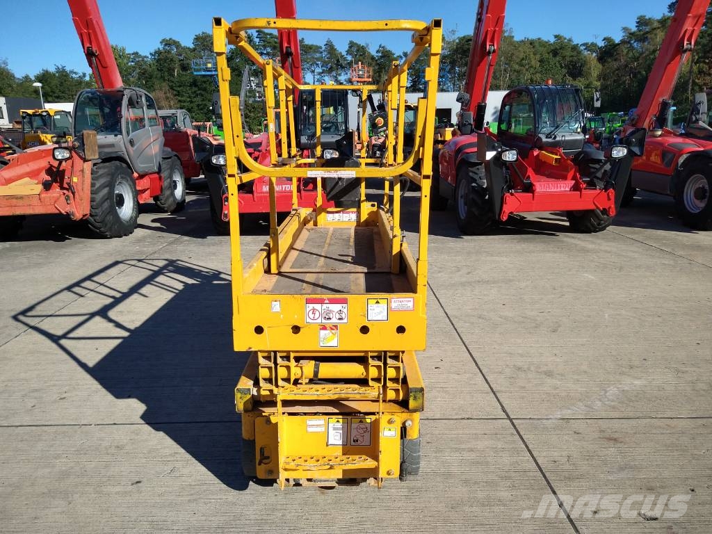 Haulotte Compact 8 (245) Scheren-Arbeitsbühnen