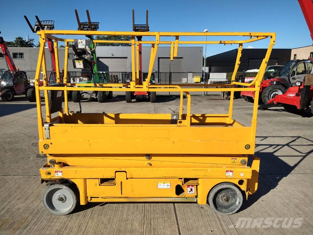 Haulotte Compact 8 (245) Scheren-Arbeitsbühnen