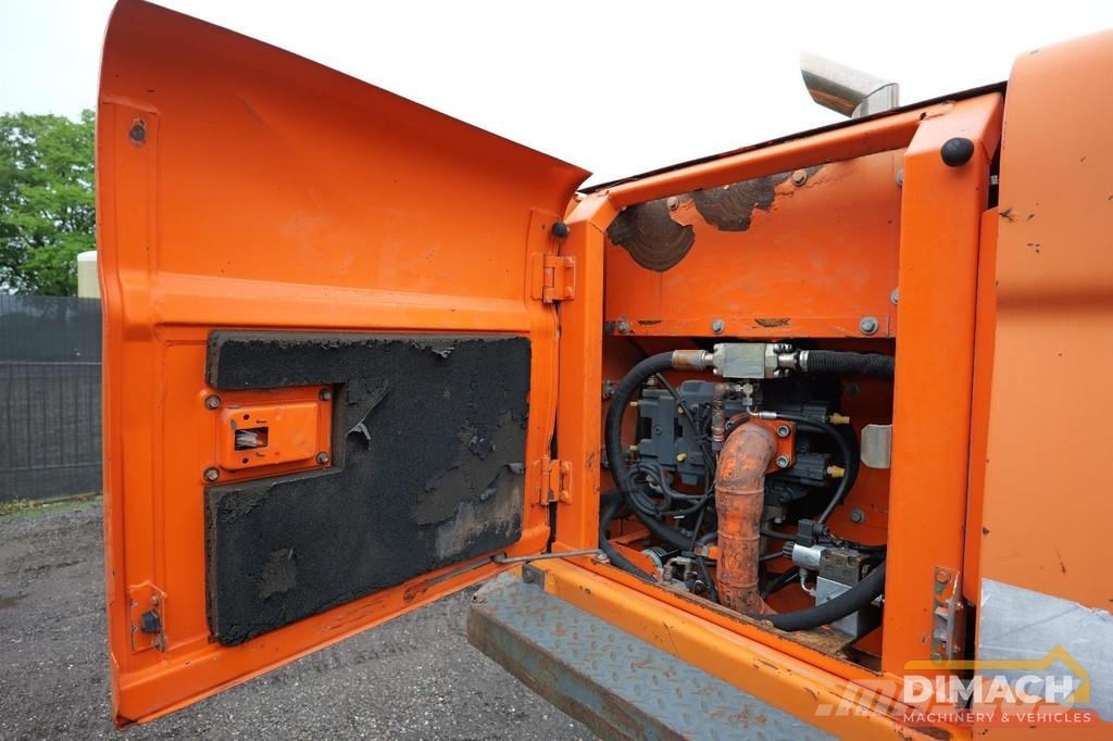 Doosan DX 180 LC Doosan 6-cylinder - mono boom - air cond Excavatoare speciale