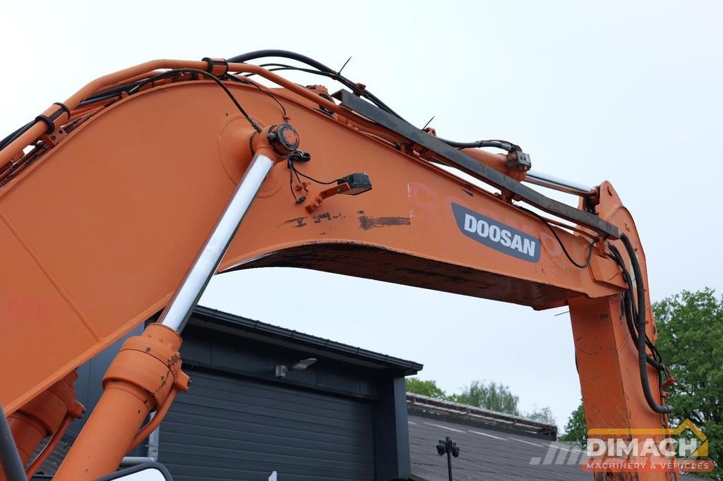 Doosan DX 180 LC Doosan 6-cylinder - mono boom - air cond Excavatoare speciale