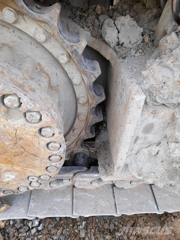 Komatsu PC700LC-11 Escavadeiras de esteiras