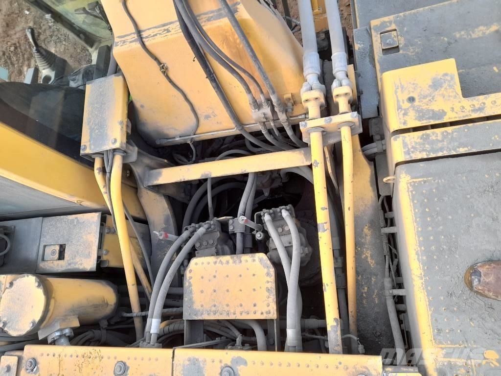 Komatsu PC700LC-11 Escavadeiras de esteiras